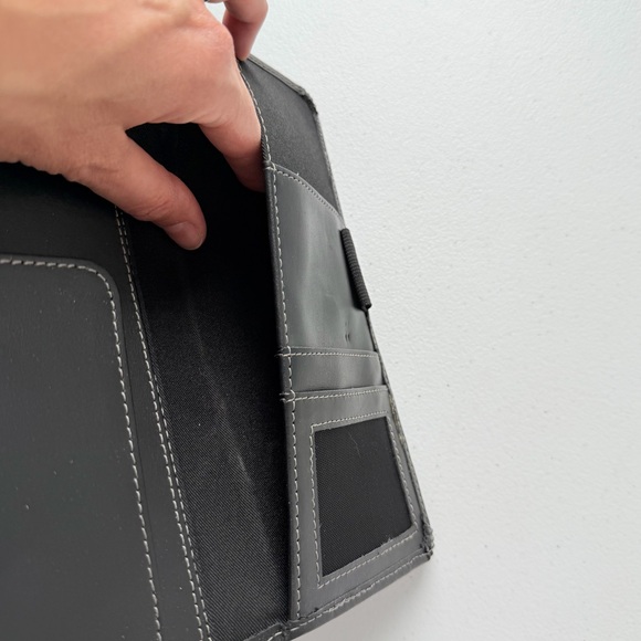 ecco | Black Passport‎ Wallet Travel Organizer 9.25 H x 4.5 W - Picture 9 of 11